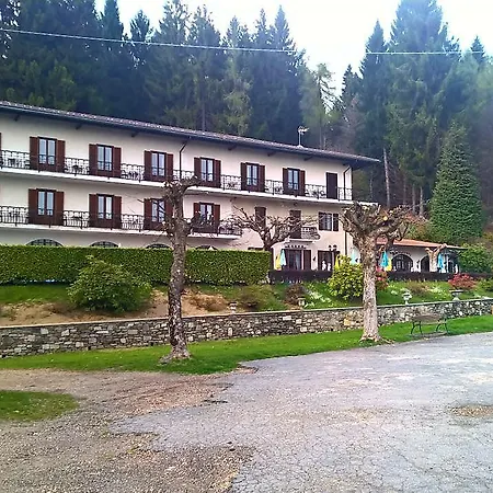 Hotel Madonna Di Luciago 2*