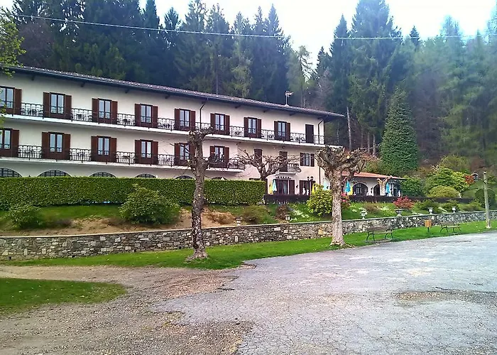 Hotel Madonna Di Luciago 2*